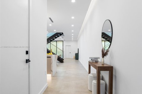 Townhouse in Miami, Florida 4 bedrooms, 224.45 sq.m. № 1954072 - photo 4