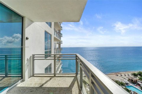 Copropriété à louer à Hollywood, Floride: 3 chambres, 209.96 m2 № 1944290 - photo 5
