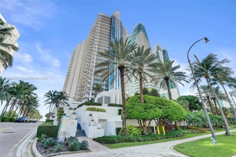Copropriété à louer à Hollywood, Floride: 3 chambres, 209.96 m2 № 1944290 - photo 9