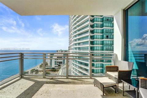 Copropriété à louer à Hollywood, Floride: 3 chambres, 209.96 m2 № 1944290 - photo 4