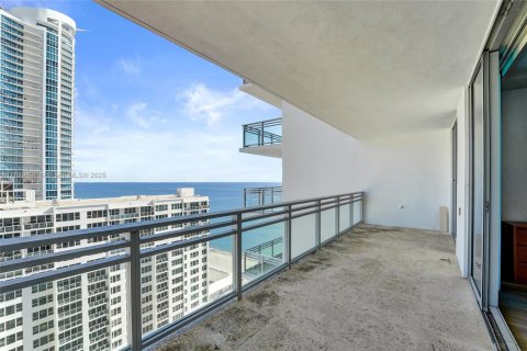 Copropriété à louer à Hollywood, Floride: 3 chambres, 209.96 m2 № 1944290 - photo 17