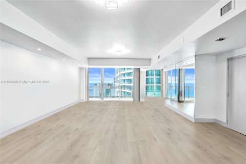 Copropriété à louer à Hollywood, Floride: 3 chambres, 209.96 m2 № 1944290 - photo 12