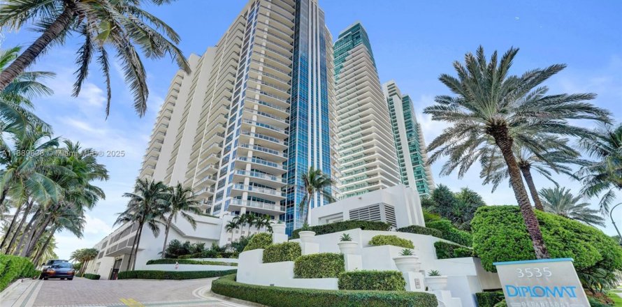 Condo à Hollywood, Floride, 3 chambres  № 1944290
