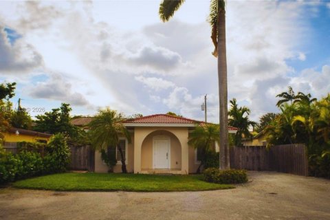 Casa en alquiler en Miami, Florida, 3 dormitorios, 114.83 m2 № 2052004 - foto 3