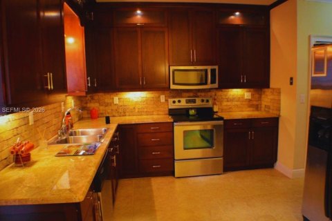 Casa en alquiler en Miami, Florida, 3 dormitorios, 114.83 m2 № 2052004 - foto 13