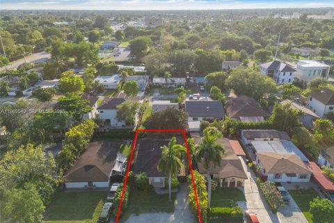 Casa en alquiler en Miami, Florida, 3 dormitorios, 114.83 m2 № 2052004 - foto 28