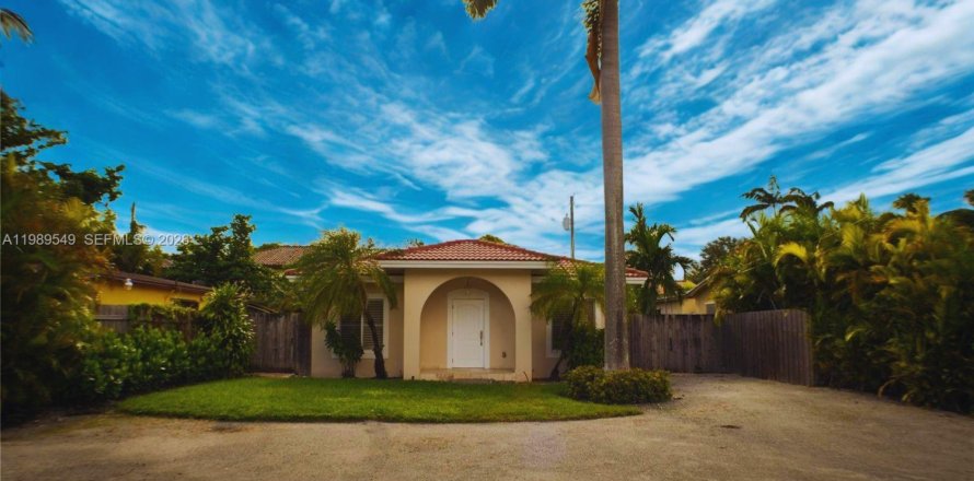 Casa en Miami, Florida 3 dormitorios, 114.83 m2 № 2052004