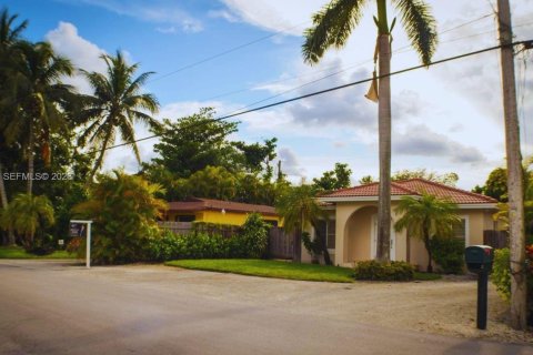 Casa en alquiler en Miami, Florida, 3 dormitorios, 114.83 m2 № 2052004 - foto 2
