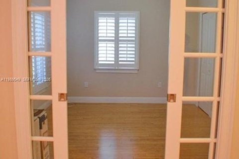 Casa en alquiler en Miami, Florida, 3 dormitorios, 114.83 m2 № 2052004 - foto 19