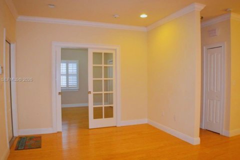 Casa en alquiler en Miami, Florida, 3 dormitorios, 114.83 m2 № 2052004 - foto 17