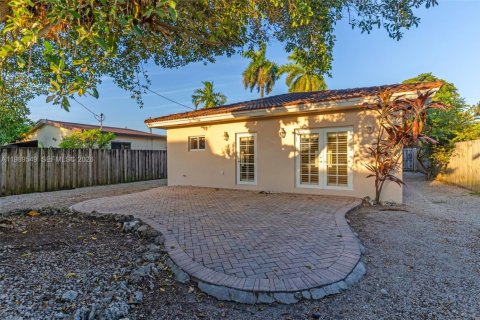 Casa en alquiler en Miami, Florida, 3 dormitorios, 114.83 m2 № 2052004 - foto 30