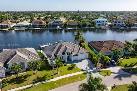 Villa ou maison à vendre à Marco Island, Floride: 3 chambres № 1949234 - photo 2