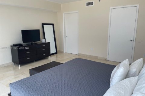 Condo in Hallandale Beach, Florida, 1 bedroom  № 1888748 - photo 23