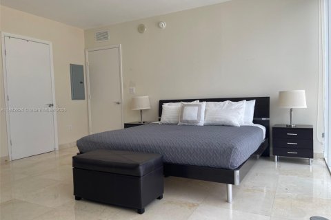 Condo in Hallandale Beach, Florida, 1 bedroom  № 1888748 - photo 21