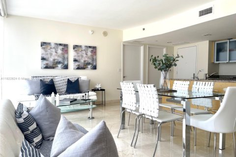 Condo in Hallandale Beach, Florida, 1 bedroom  № 1888748 - photo 9