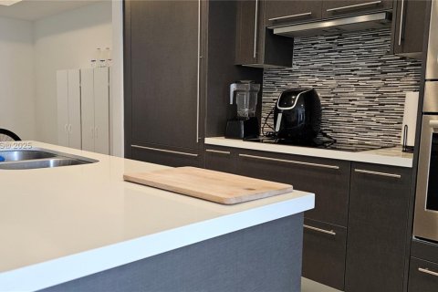 Condominio en venta en Doral, Florida, 1 dormitorio, 91.88 m2 № 1961756 - foto 12