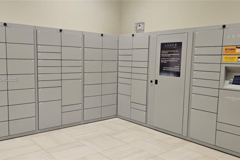 Condominio en venta en Doral, Florida, 1 dormitorio, 91.88 m2 № 1961756 - foto 18