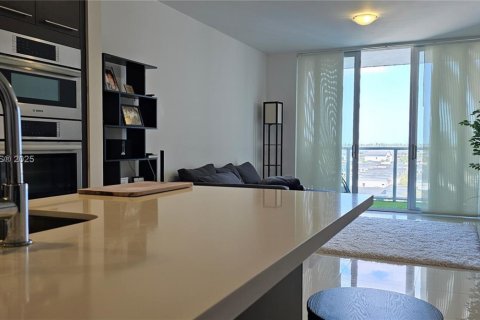 Condominio en venta en Doral, Florida, 1 dormitorio, 91.88 m2 № 1961756 - foto 16