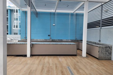 Condominio en venta en Doral, Florida, 1 dormitorio, 91.88 m2 № 1961756 - foto 4