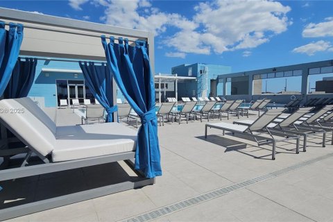 Condominio en venta en Doral, Florida, 1 dormitorio, 91.88 m2 № 1961756 - foto 26