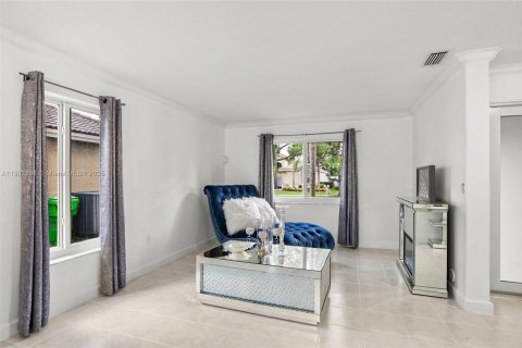 Купить виллу или дом в Санрайз, Флорида 4 спальни, 242.66м2, № 2038357 - фото 9