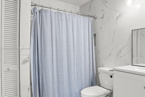 Купить виллу или дом в Санрайз, Флорида 4 спальни, 242.66м2, № 2038357 - фото 18