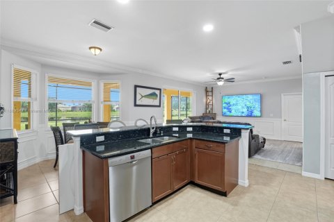 House in Lehigh Acres, Florida 4 bedrooms № 1941374 - photo 14