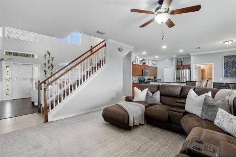 House in Lehigh Acres, Florida 4 bedrooms № 1941374 - photo 6