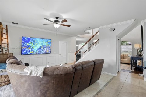 House in Lehigh Acres, Florida 4 bedrooms № 1941374 - photo 7