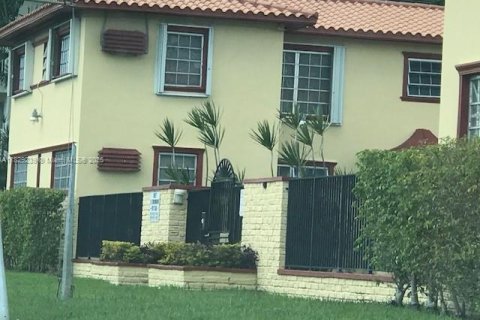Copropriété à louer à Miami, Floride: 2 chambres, 69.68 m2 № 1806257 - photo 3