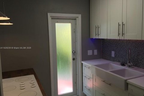 Copropriété à louer à Miami, Floride: 2 chambres, 69.68 m2 № 1806257 - photo 15