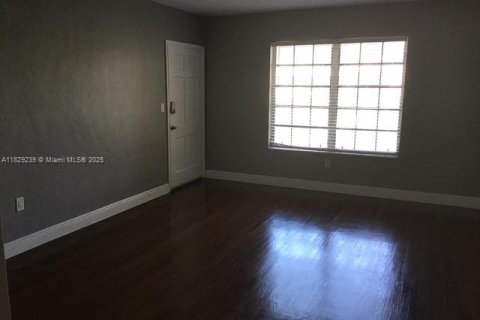 Copropriété à louer à Miami, Floride: 2 chambres, 69.68 m2 № 1806257 - photo 9