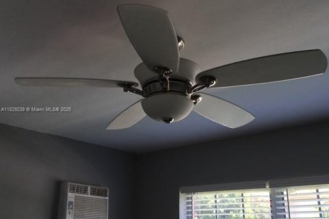 Copropriété à louer à Miami, Floride: 2 chambres, 69.68 m2 № 1806257 - photo 10