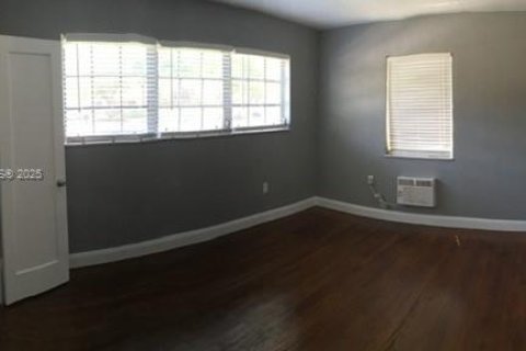 Copropriété à louer à Miami, Floride: 2 chambres, 69.68 m2 № 1806257 - photo 12
