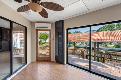 House in Palm Harbor, Florida 3 bedrooms, 214.05 sq.m. № 1749304 - photo 8