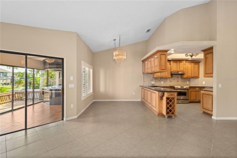 House in Palm Harbor, Florida 3 bedrooms, 214.05 sq.m. № 1749304 - photo 4