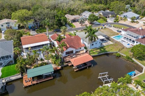House in Palm Harbor, Florida 3 bedrooms, 214.05 sq.m. № 1749304 - photo 15