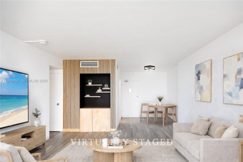 Condo in Miami Beach, Florida, 1 bedroom  № 2060069 - photo 2