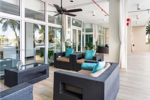 Condo in Miami Beach, Florida, 1 bedroom  № 2060069 - photo 27