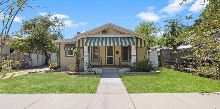 Casa en Saint Petersburg, Florida 3 dormitorios, 78.97 m2 № 1651764