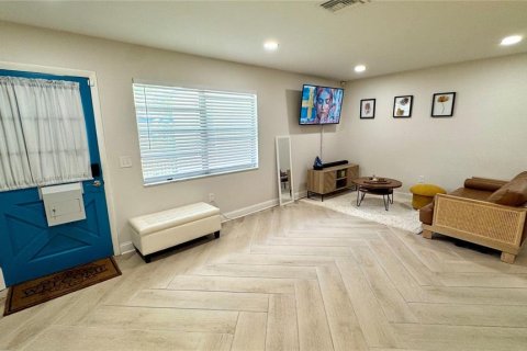Casa en venta en Saint Petersburg, Florida, 4 dormitorios, 149.39 m2 № 1848465 - foto 18