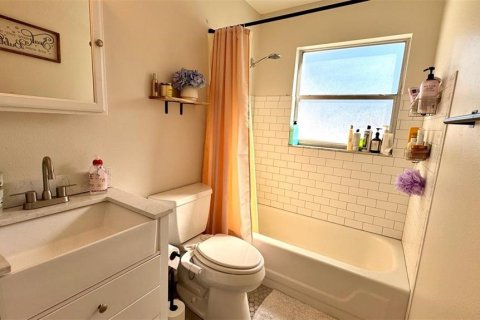 Casa en venta en Saint Petersburg, Florida, 4 dormitorios, 149.39 m2 № 1848465 - foto 30