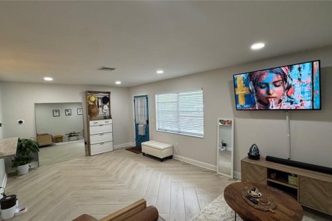 Casa en venta en Saint Petersburg, Florida, 4 dormitorios, 149.39 m2 № 1848465 - foto 2