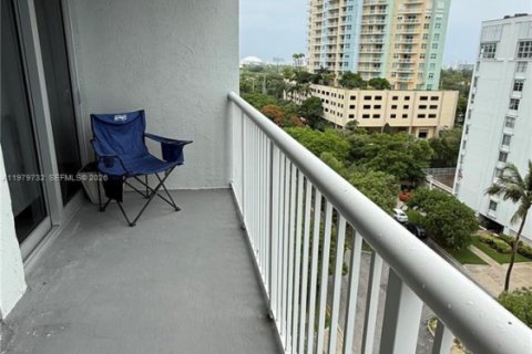 Снять в аренду кондоминиум в Майами, Флорида 1 спальня, 74.6м2, № 2046143 - фото 4