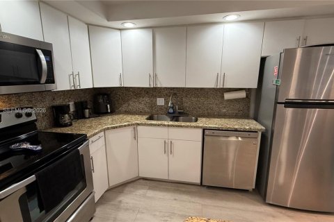 Снять в аренду кондоминиум в Майами, Флорида 1 спальня, 74.6м2, № 2046143 - фото 7