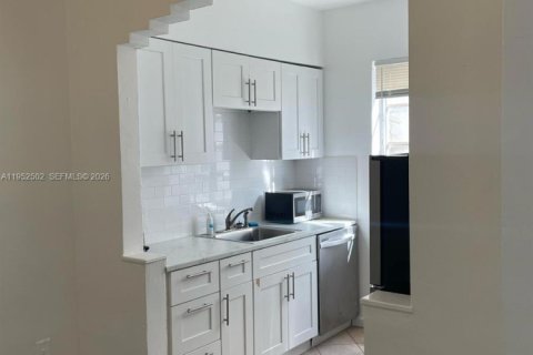 Condominio en alquiler en Miami Beach, Florida, 39.95 m2 № 2006702 - foto 11