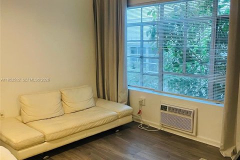 Condominio en alquiler en Miami Beach, Florida, 39.95 m2 № 2006702 - foto 16