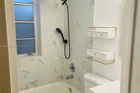 Condominio en alquiler en Miami Beach, Florida, 39.95 m2 № 2006702 - foto 17