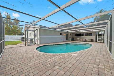 Casa en venta en Plantation, Florida, 4 dormitorios, 238.11 m2 № 2023681 - foto 2