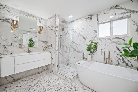 Casa en venta en Plantation, Florida, 4 dormitorios, 238.11 m2 № 2023681 - foto 4